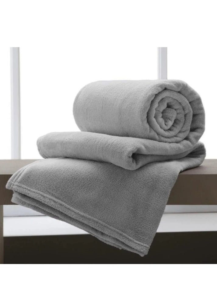 Manta Soft Casal Lisa Dobrada, ideal para levar em viagens